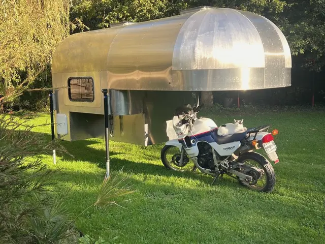 cellule normacab avec moto
